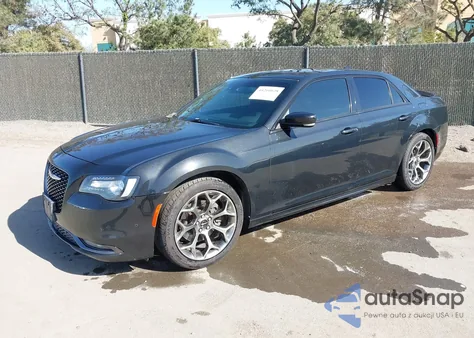2015 Chrysler 300 300S z USA, uszkodzony, nr VIN 2C3CCABT3FH818087